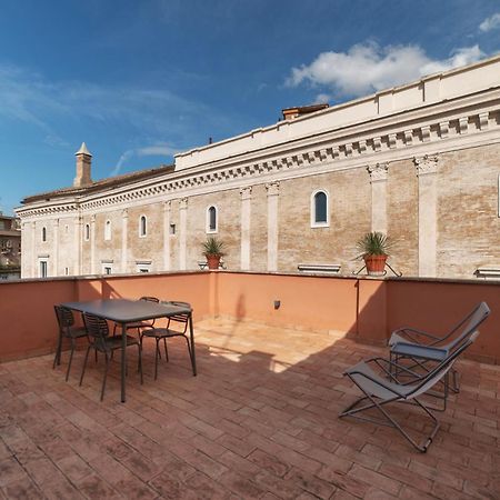 Apartment With Terrace In Via Del Pellegrino - FromhometoРим Экстерьер фото