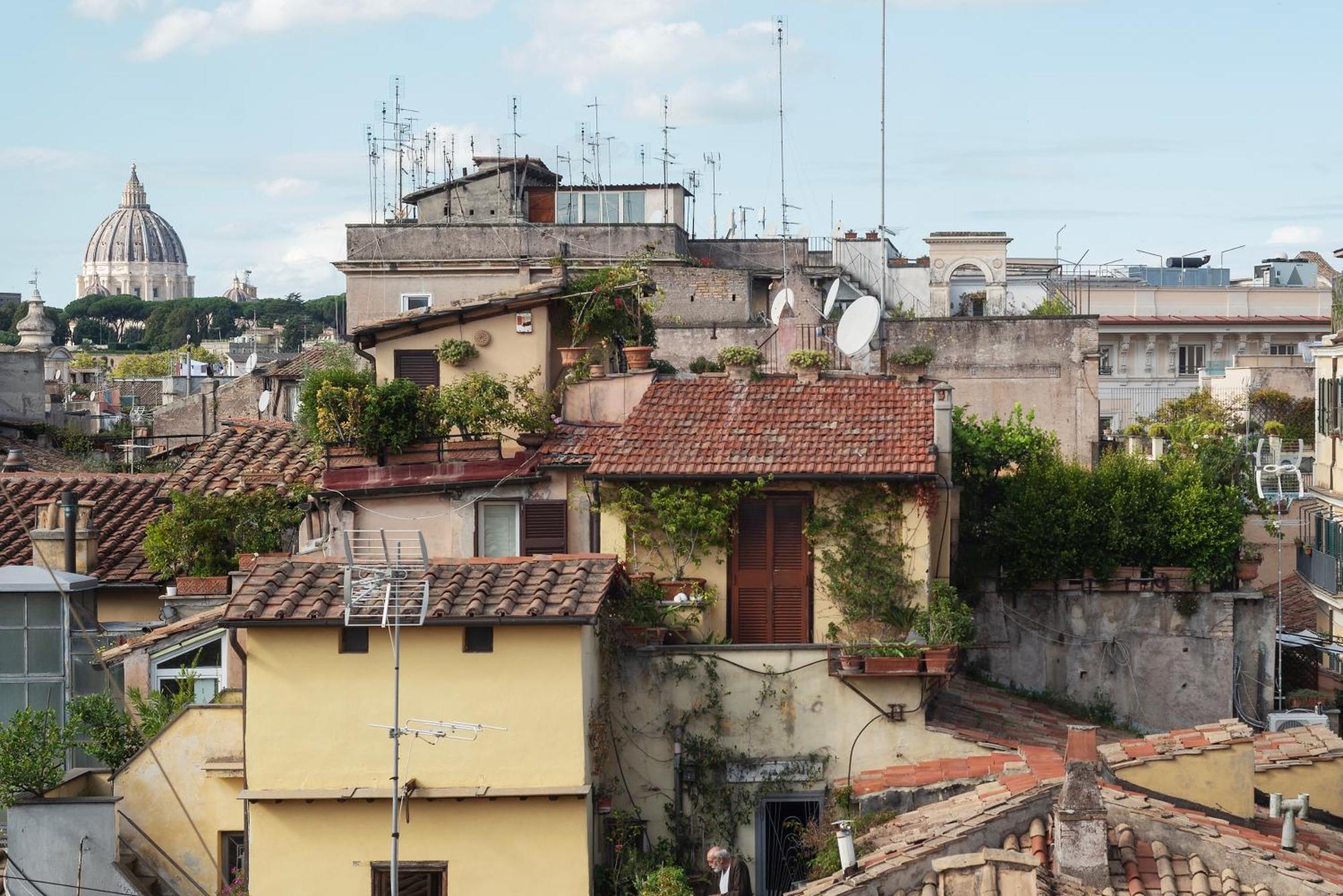 Apartment With Terrace In Via Del Pellegrino - FromhometoРим Экстерьер фото