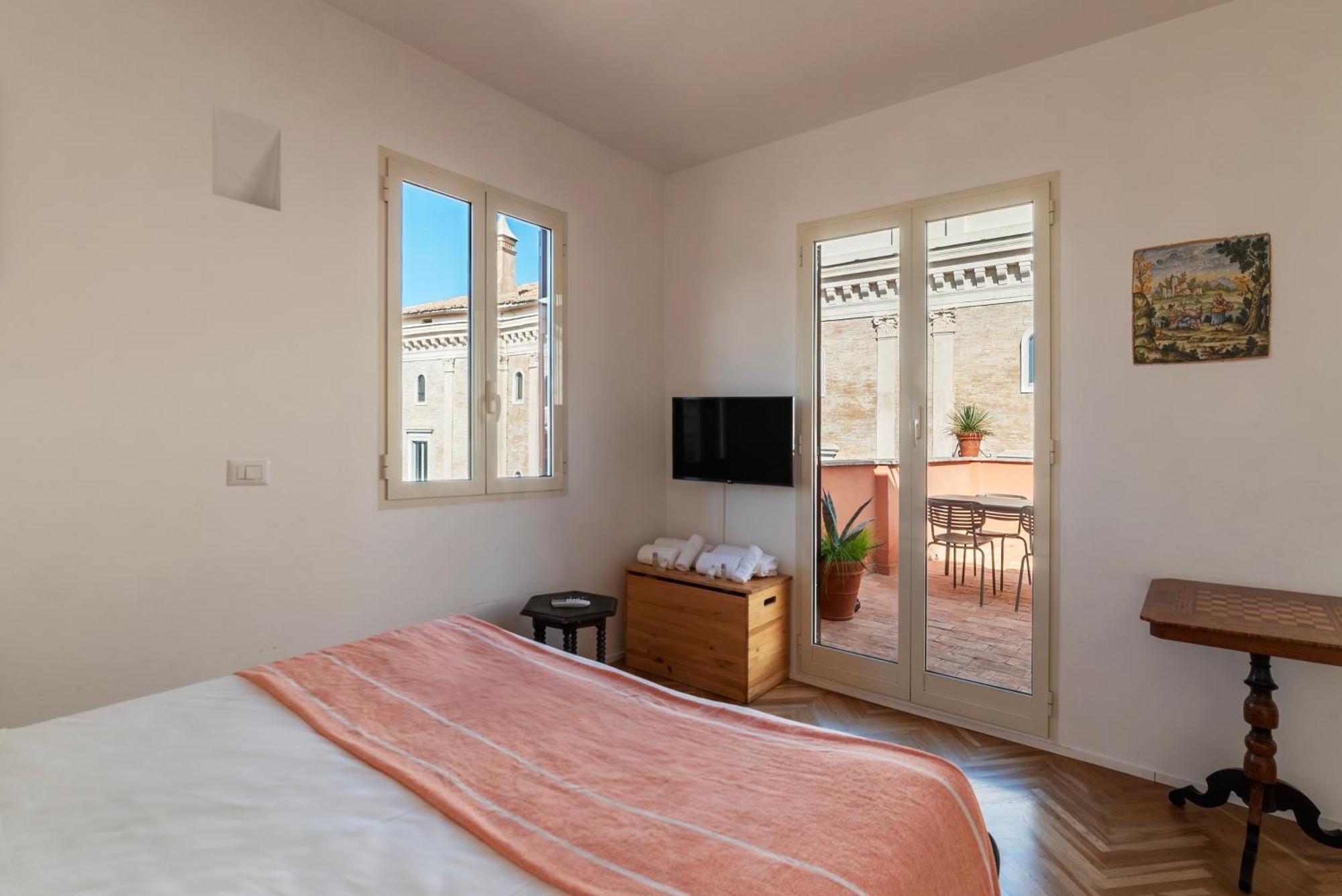 Apartment With Terrace In Via Del Pellegrino - FromhometoРим Экстерьер фото