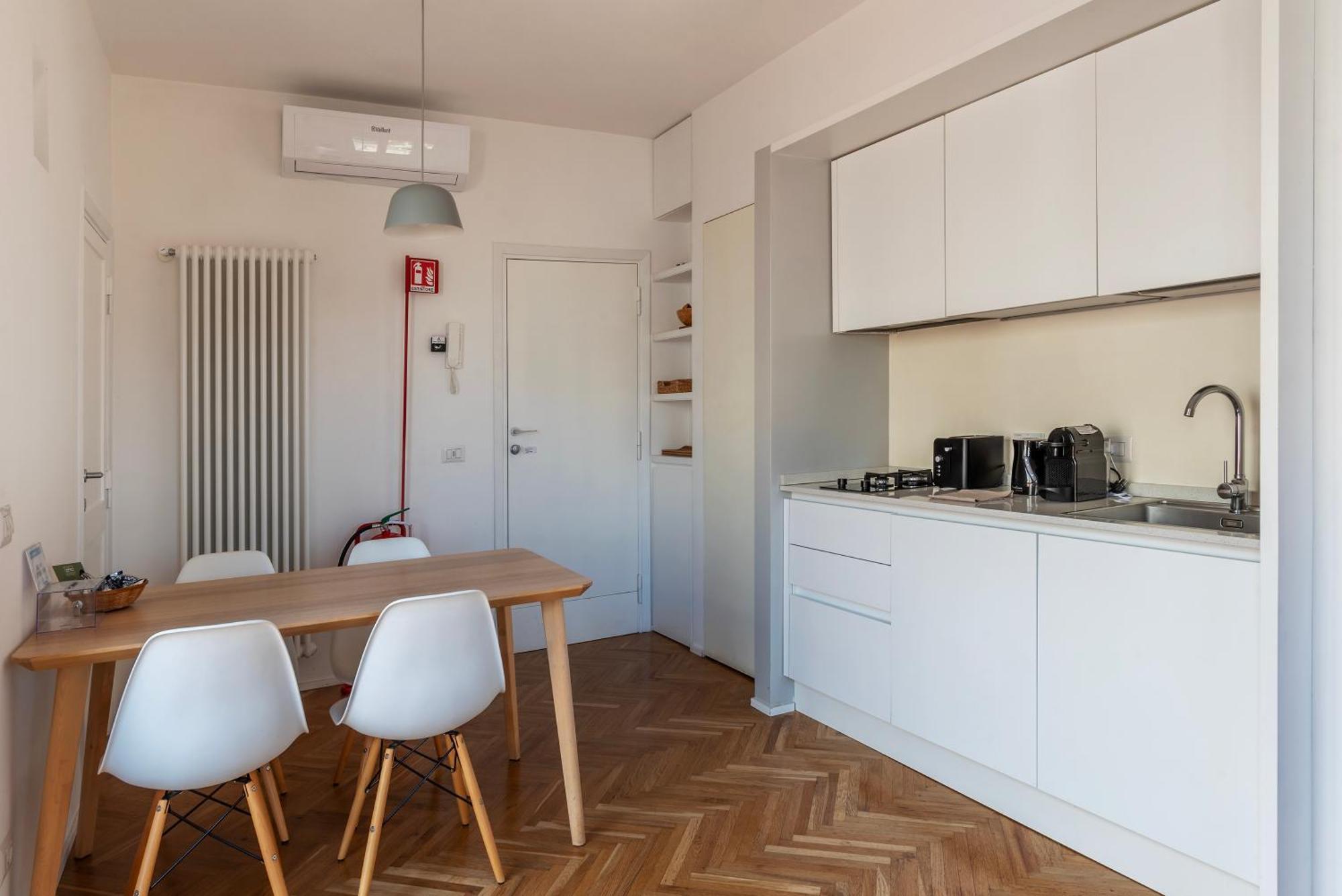Apartment With Terrace In Via Del Pellegrino - FromhometoРим Экстерьер фото